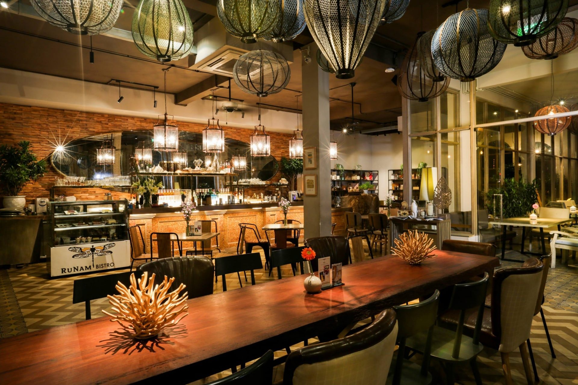 Du Ngoạn Trời Âu Cùng Top 7 Quán Cafe Bistro Hà Nội