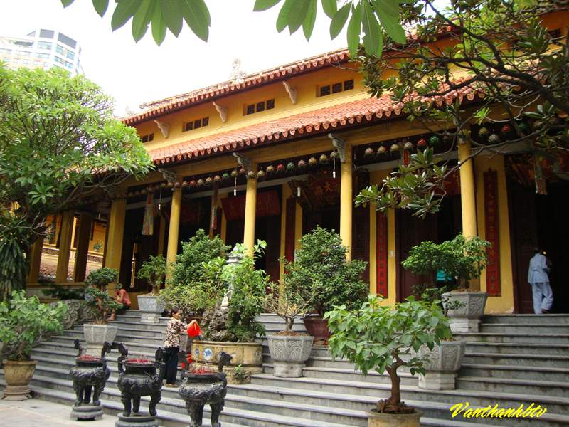 chùa cầu duyên ở Hà Nội