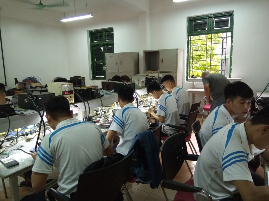 Học sửa điện thoại tại Hà Nội